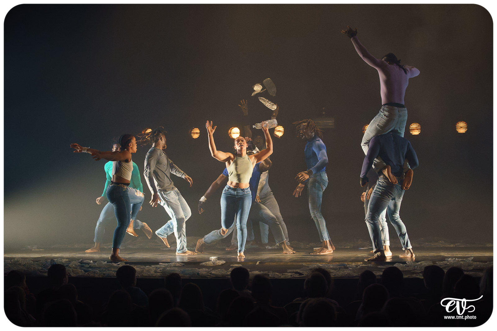 YÉ ! (L'EAU) (CIRCUS BAOBAB)